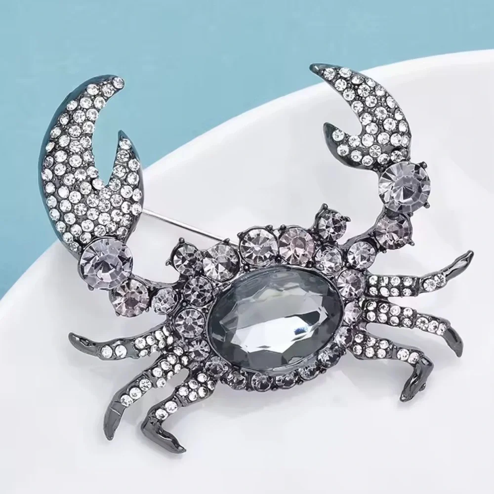 Black Crab Brooch – Sea-Inspired Glam Look